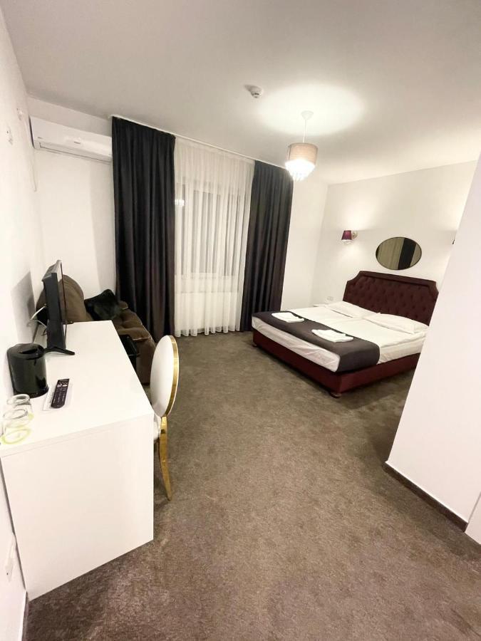 فندق Cochet Boutique Târgu Jiu المظهر الخارجي الصورة