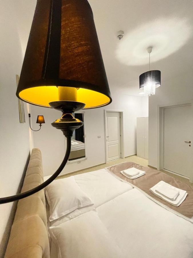 فندق Cochet Boutique Târgu Jiu المظهر الخارجي الصورة