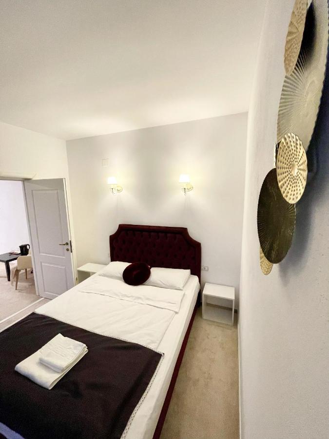 فندق Cochet Boutique Târgu Jiu المظهر الخارجي الصورة