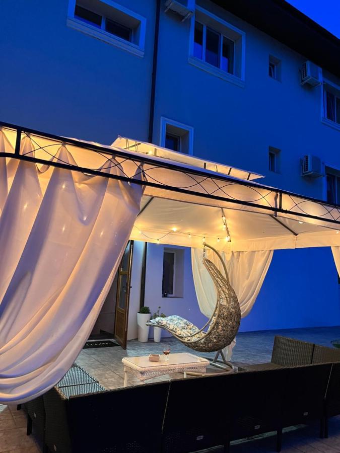 فندق Cochet Boutique Târgu Jiu المظهر الخارجي الصورة