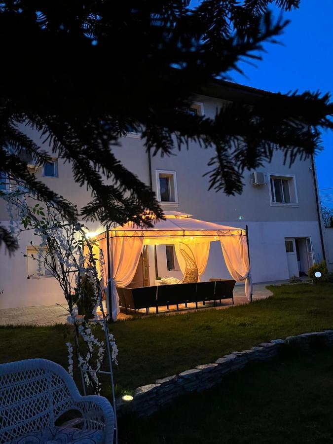 فندق Cochet Boutique Târgu Jiu المظهر الخارجي الصورة