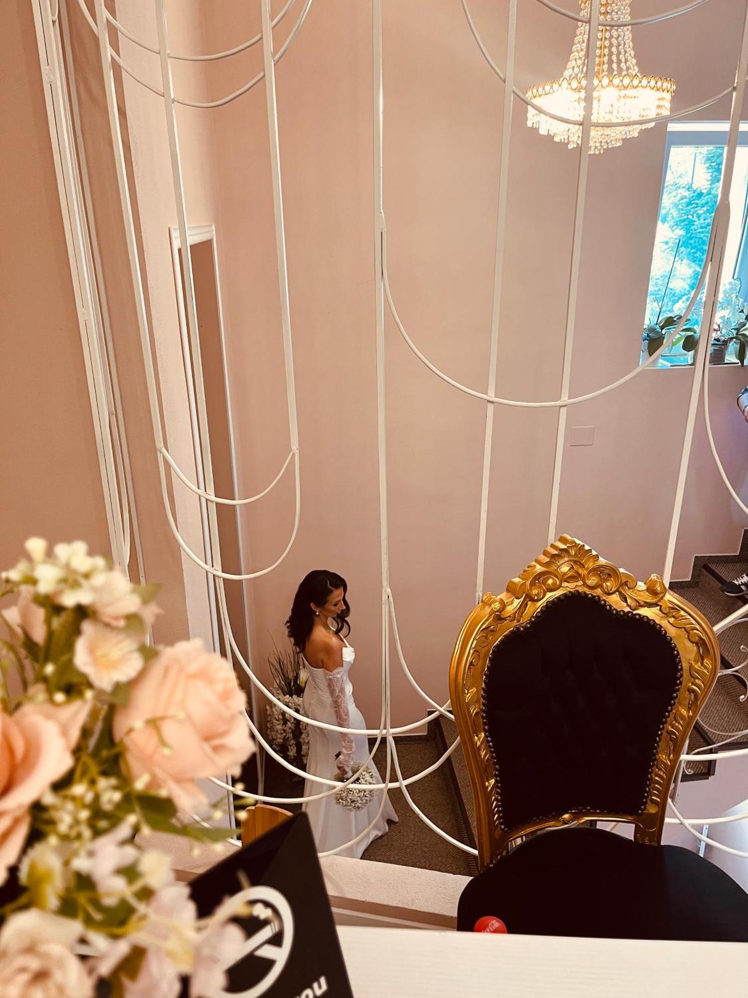 فندق Cochet Boutique Târgu Jiu المظهر الخارجي الصورة