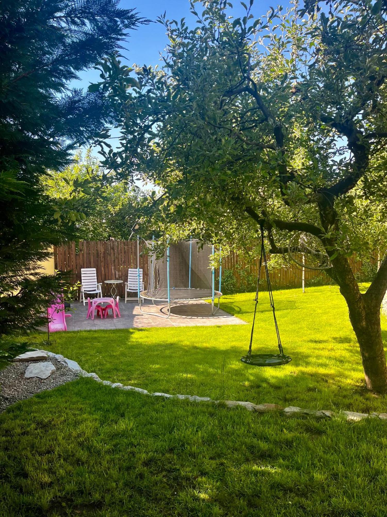 فندق Cochet Boutique Târgu Jiu المظهر الخارجي الصورة